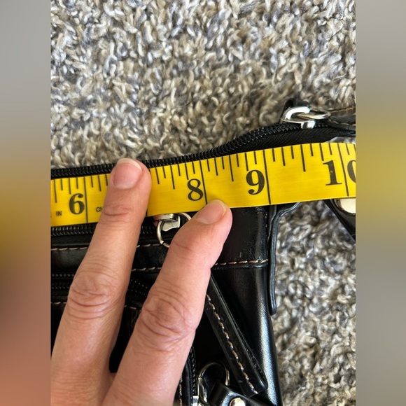 Giani Bernini black leather purse crossbody or shoulder 9”x7”x2” - Picture 8 of 14